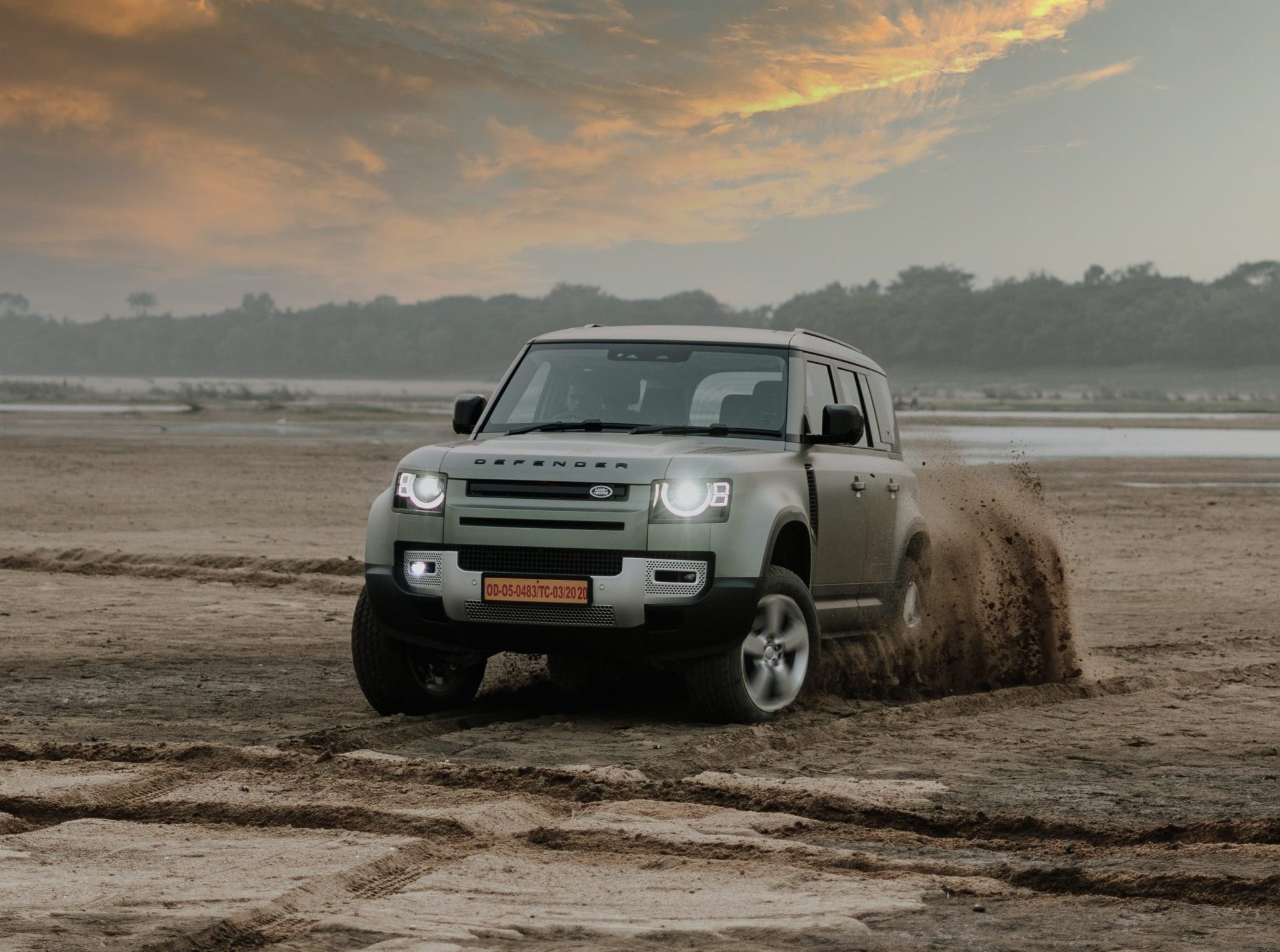 Land Rover Front