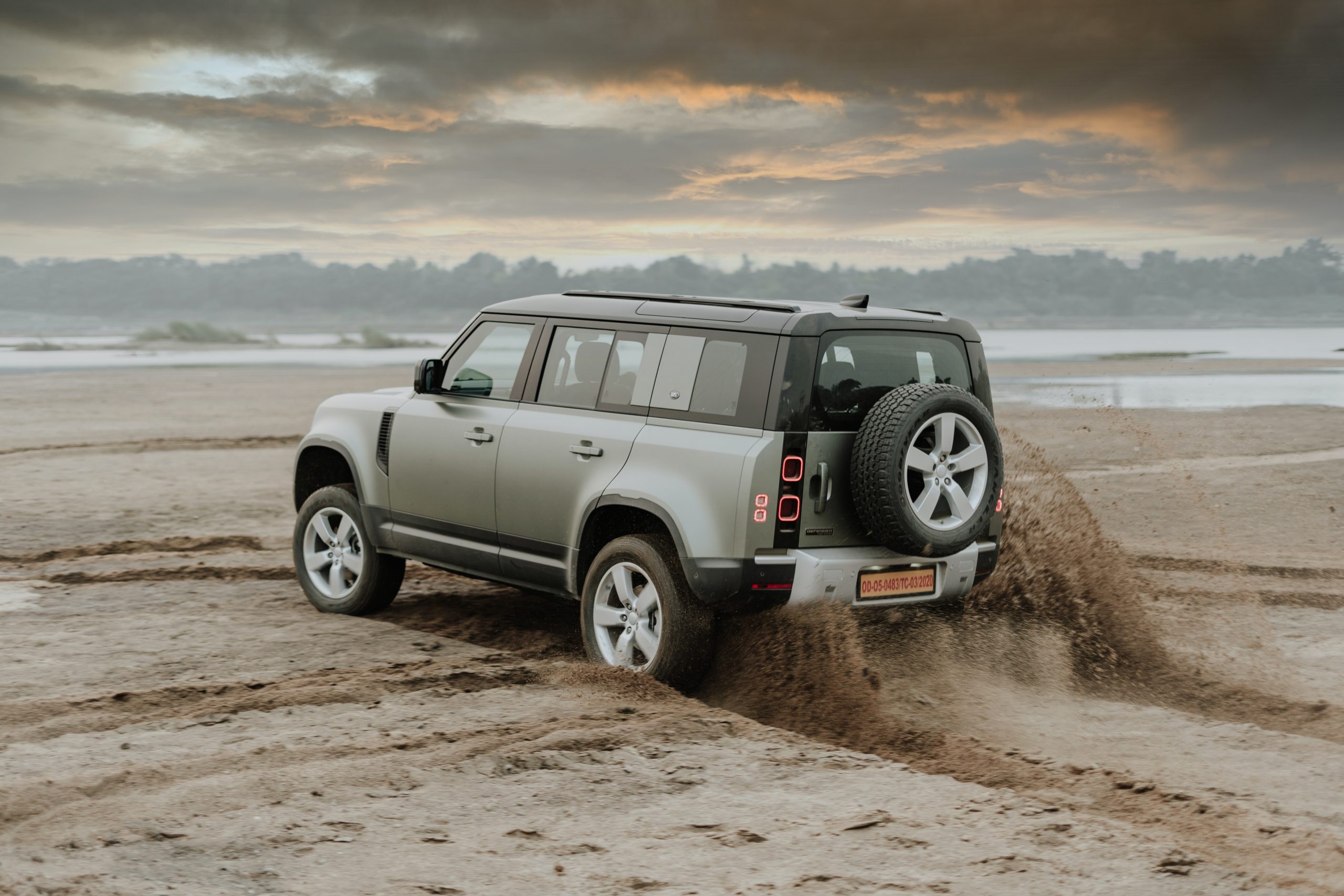 Land Rover Defender Rear