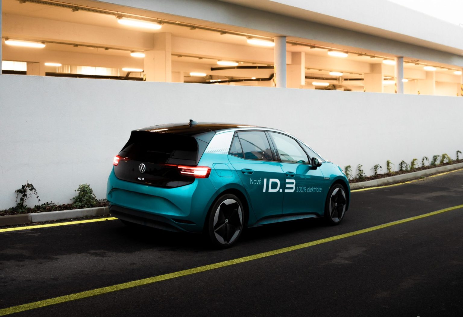 Longest Range Electric Cars 2022 15 Best Performing EV's