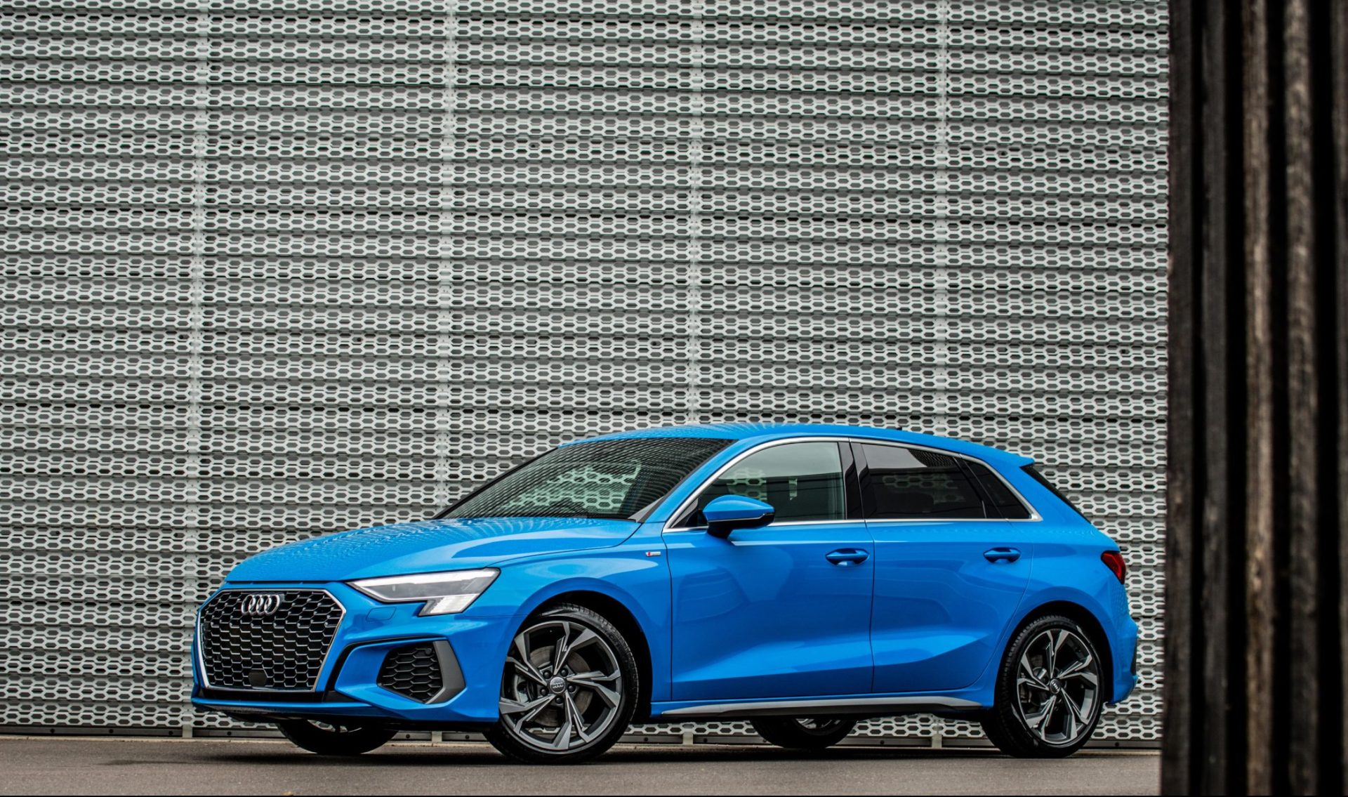 Audi Parking Brake Malfunction Causes & Solutions