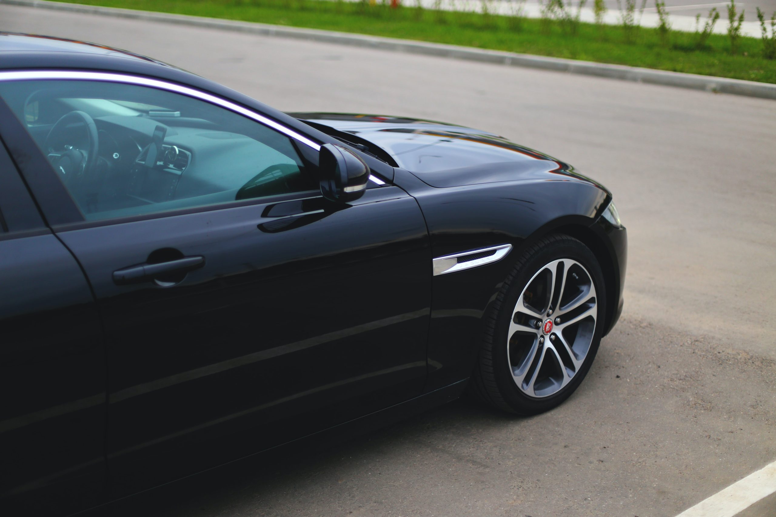 Jaguar XE Side